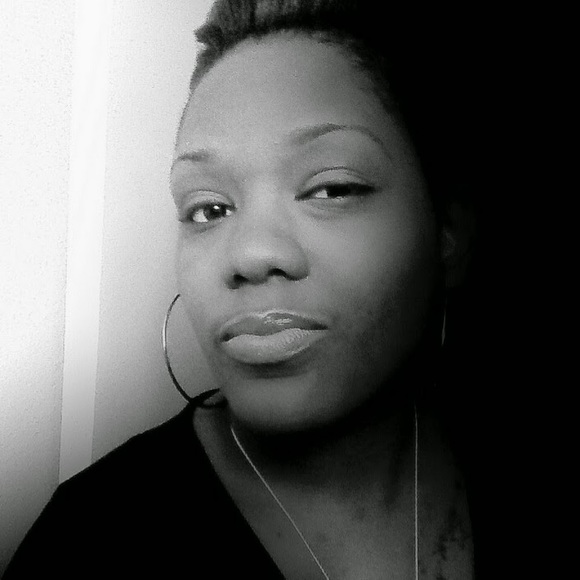 Meet your Posher, Zee - Picture 1 of 1